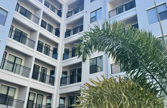 1700 N Florida Ave photos photos