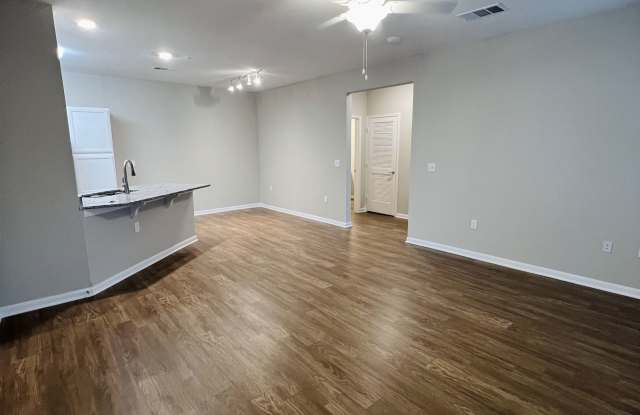 400 Willow Grove Way photos photos