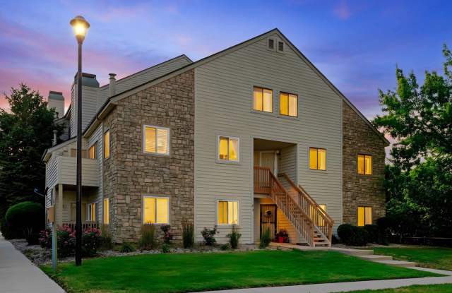 Spacious 3BR/3BA Condo w/ Loft & Vaulted Ceilings! photos photos