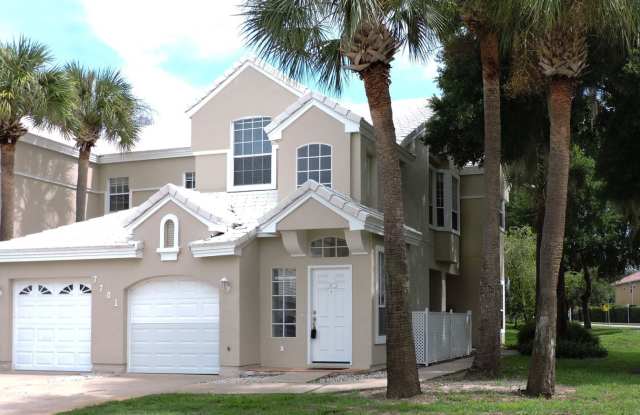 2/2 Townhome Located in Carriage Homes At South Hamptons Dr.Phillips! - 7701 Carriage Homes Drive, Doctor Phillips, FL 32819