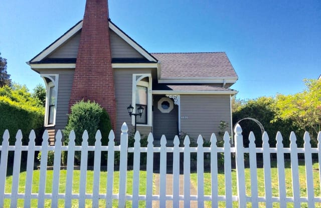 4528 S Thompson Ave - 4528 South Thompson Avenue, Tacoma, WA 98418