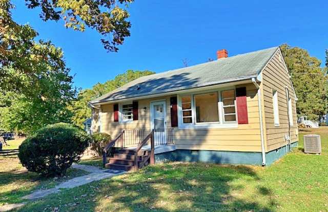 Cottage Rancher on Private Drive photos photos Cottage Rancher on Private Drive photos photos