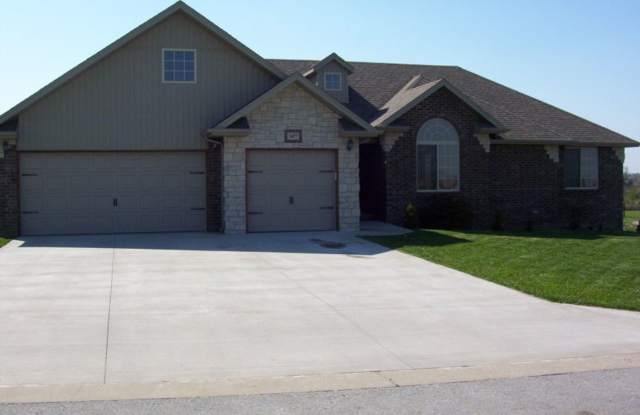 Beautiful 3 bedroom house in a quiet HOA neighborhood with lots of perks! photos photos