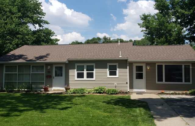 2404 11th Avenue Southeast - 2404 11th Avenue Southeast, Cedar Rapids, IA 52403