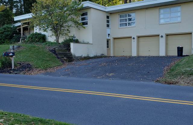 94b Range End Manor photos photos