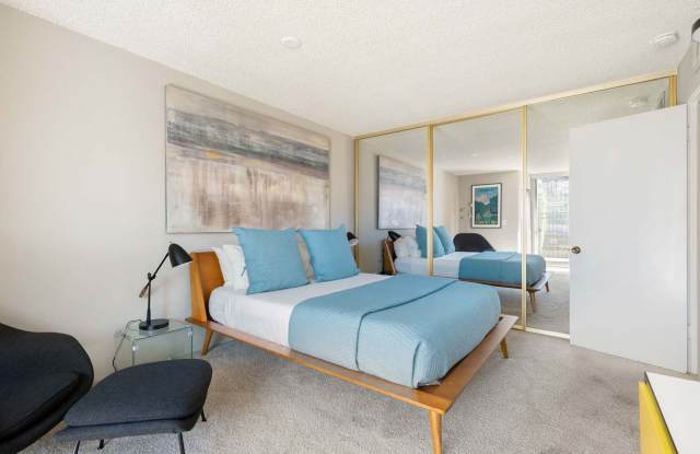 Furnished 2BR Mid-Century Condo in Palm Desert, Monthly Rental Gallery 4