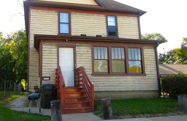 52 1/2 Franklin St - 52 Franklin Street, Waterloo, IA 50703