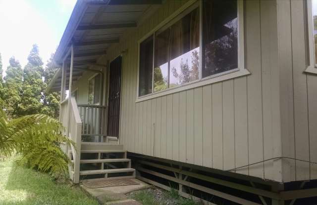 Lovely 3 bedroom 1.5 bath in cool Volcano Village - 19-3933 Kilinoe, Volcano, HI 96720