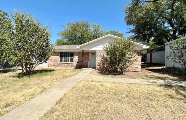 705 S 4th St. - 705 South 4th Street, Valley Mills, TX 76689