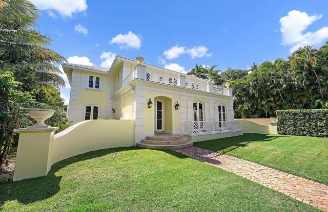210 Emerald Lane Gallery 3