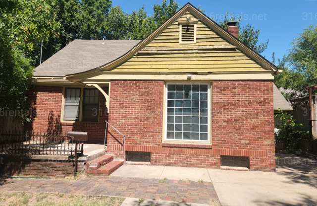 $1,075 - 2 bedroom / 2 bathroom - Single Family Home photos photos