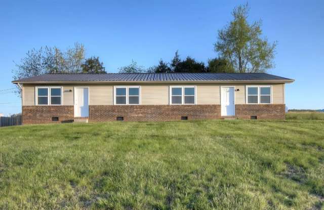 2 Bedroom/ 1 Bath Duplex convenient location between Church Hill and Rogersville photos photos