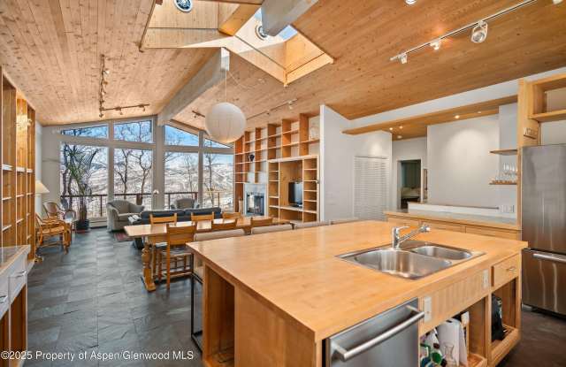 328 Oak Ridge Road Gallery 2