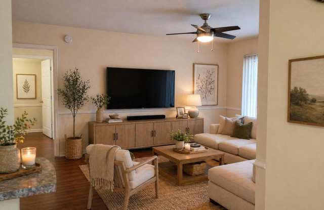 Gorgeous 2/2 Wood Floors Condo For Rent @ The Crest close to UCF and Valencia. photos photos