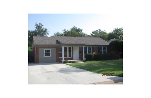 1515 Downing - 1515 Downing Street, The Village, OK 73120