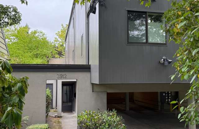 Wallingford Condo Unit - 3912 Midvale Avenue North, Seattle, WA 98103