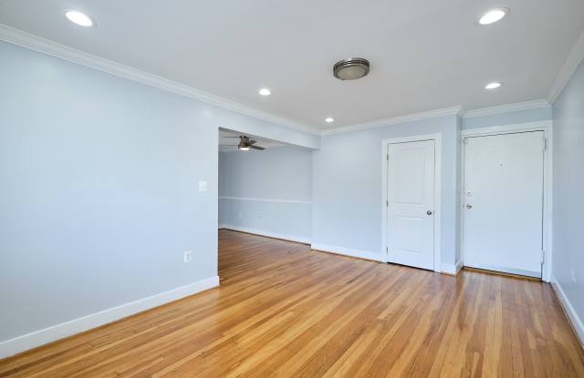 2832 Hartford St SE Apt 203 Gallery 2