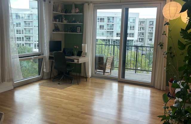 Stunning City-View Condo in the Heart of Denver Gallery 2