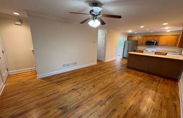 PRE-LEASING FOR AUGUST 6TH 2027! Gallery 3