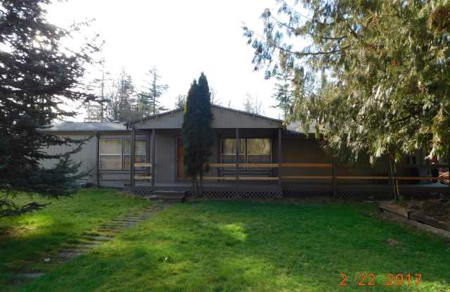 Country Living~Spacious 3BD/2BA Home on 4 Acre Mini Farm! photos photos