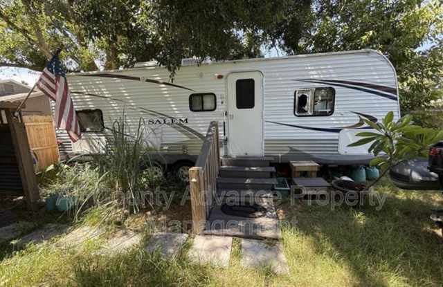 4230 1/2 40th Street N photos photos