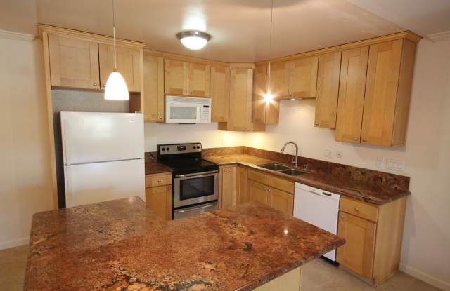 Huge 2 Bedroom Condo photos photos