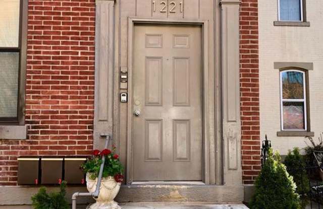 1221 Reddour St Unit #2 Gallery 2