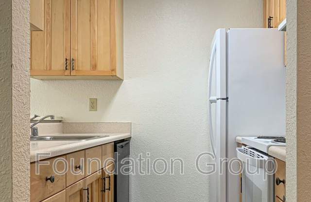 916 N 104th St photos photos