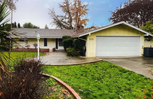2457 Edgemont Dr - 2457 Edgemont Drive, Medford, OR 97504
