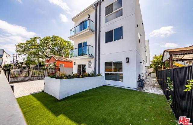 2055 1/2 S Garth Ave photos photos