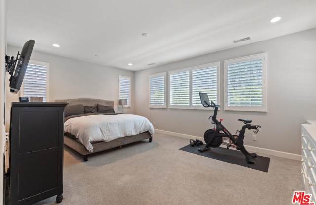 14624 McCormick Street photos photos