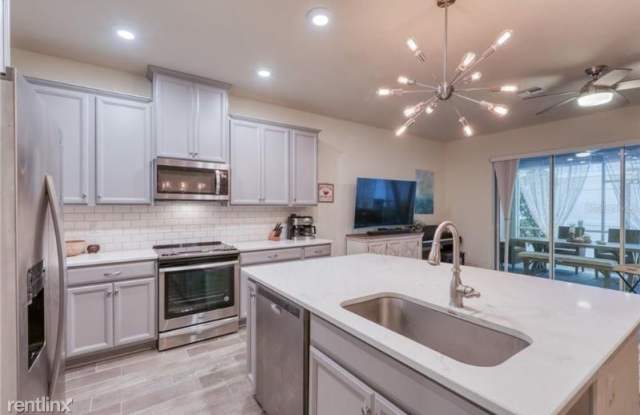 1119 Coral Ln Gallery 3