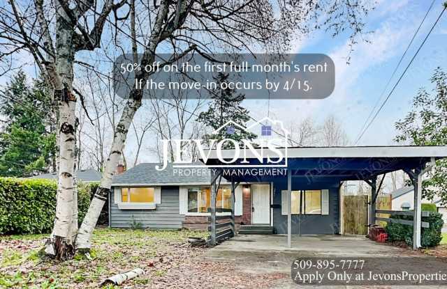 Enjoy the new appliances in this lovely single-family home located in the heart of Tacoma photos photos