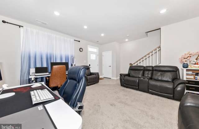 6110 STONECAT CT Gallery 4