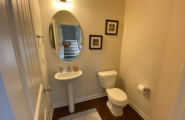 Room in 3 Bedroom Home at Snowy Egret Ct Gallery 4