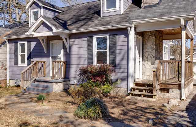Newly Renovated 3BR/1BTH with Loft for Rent! Gallery 4