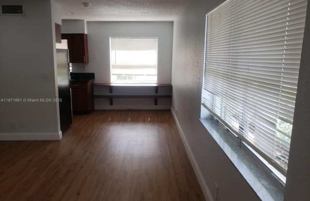 7901 NW 44th Ct Gallery 4