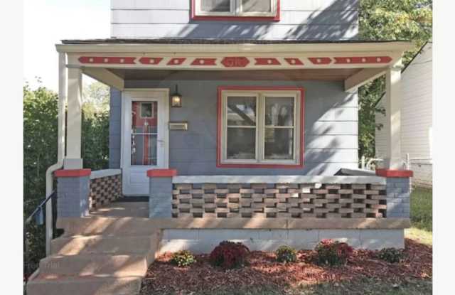Charming 2-bedroom, 1.5-bathroom home photos photos