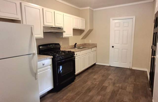 4 Bedroom in York! - 312 Gay Avenue, York, PA 17401