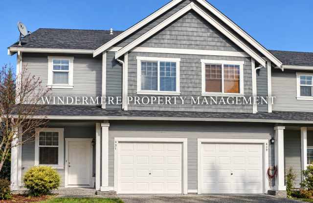 Spacious Town home in a convenient CK location, close to schools, shops, and freeways Gallery 1