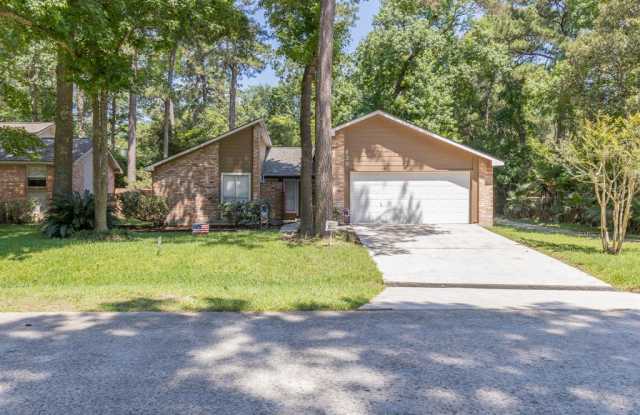 138 W WOODSTOCK - 138 West Woodstock Circle Drive, The Woodlands, TX 77381