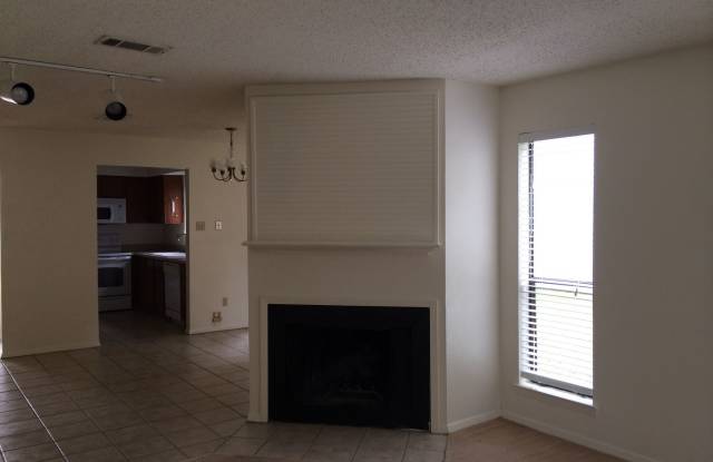 4205 Lake Shore Villa Dr.  Lake Shore Villa Apts Gallery 4
