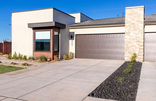 2823 East Snowberry Drive Gallery 1