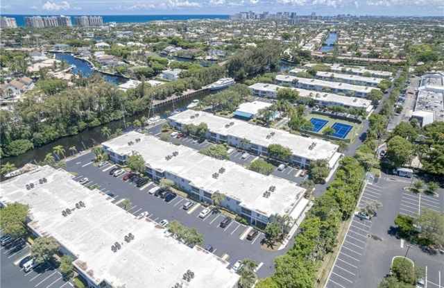 6295 BAY CLUB Drive Gallery 2