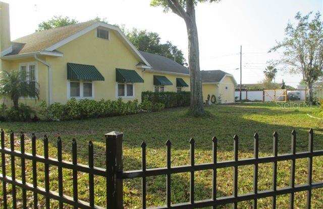 507 7TH AVENUE SW - 507 7th Avenue Southwest, Largo, FL 33770