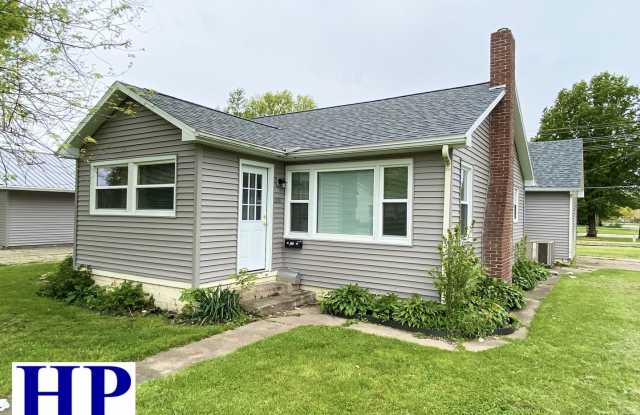 2002 11th Street, Charleston IL, 61920 photos photos