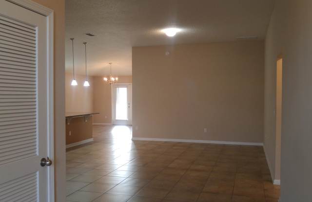 547 GLENDALE LN Gallery 4
