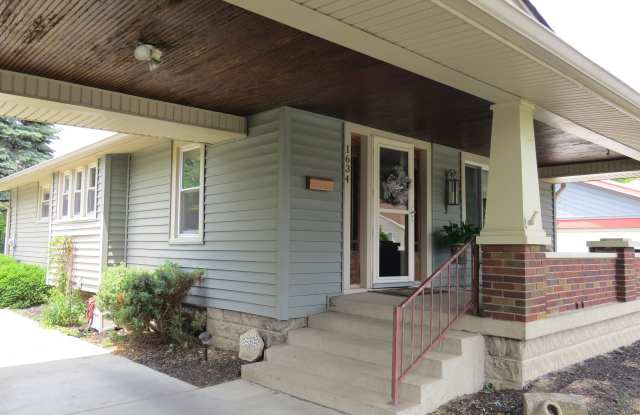 1634 Winton Avenue Gallery 2