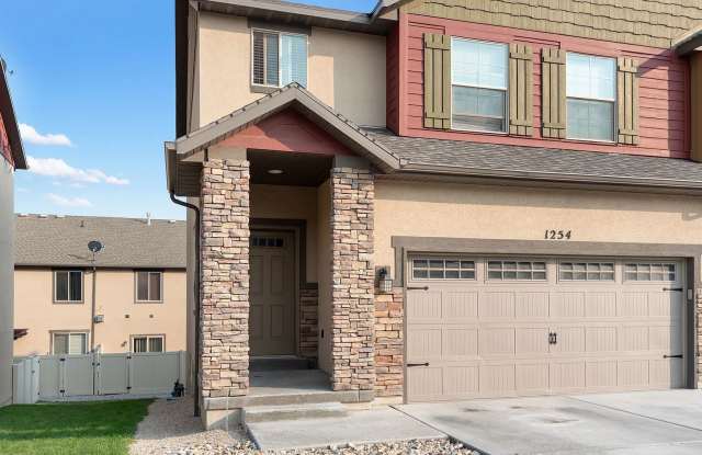 Luxurious Spacious layout in convenient Saratoga Springs location!!!! Pet Friendly!! photos photos