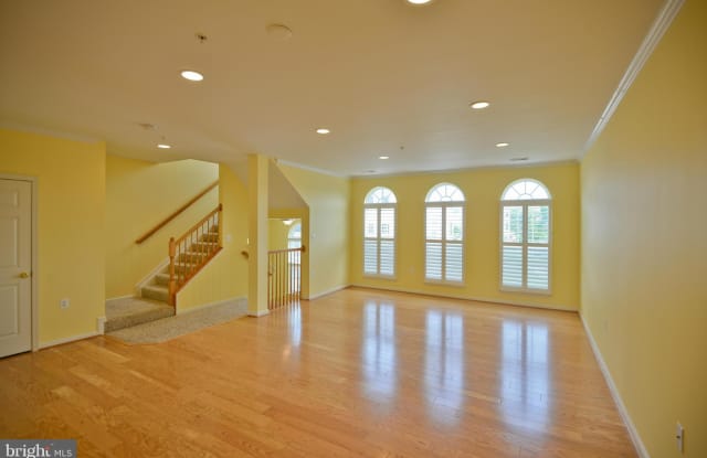 6081 WICKER LANE - 6081 Wicker Lane, Centreville, VA 20121